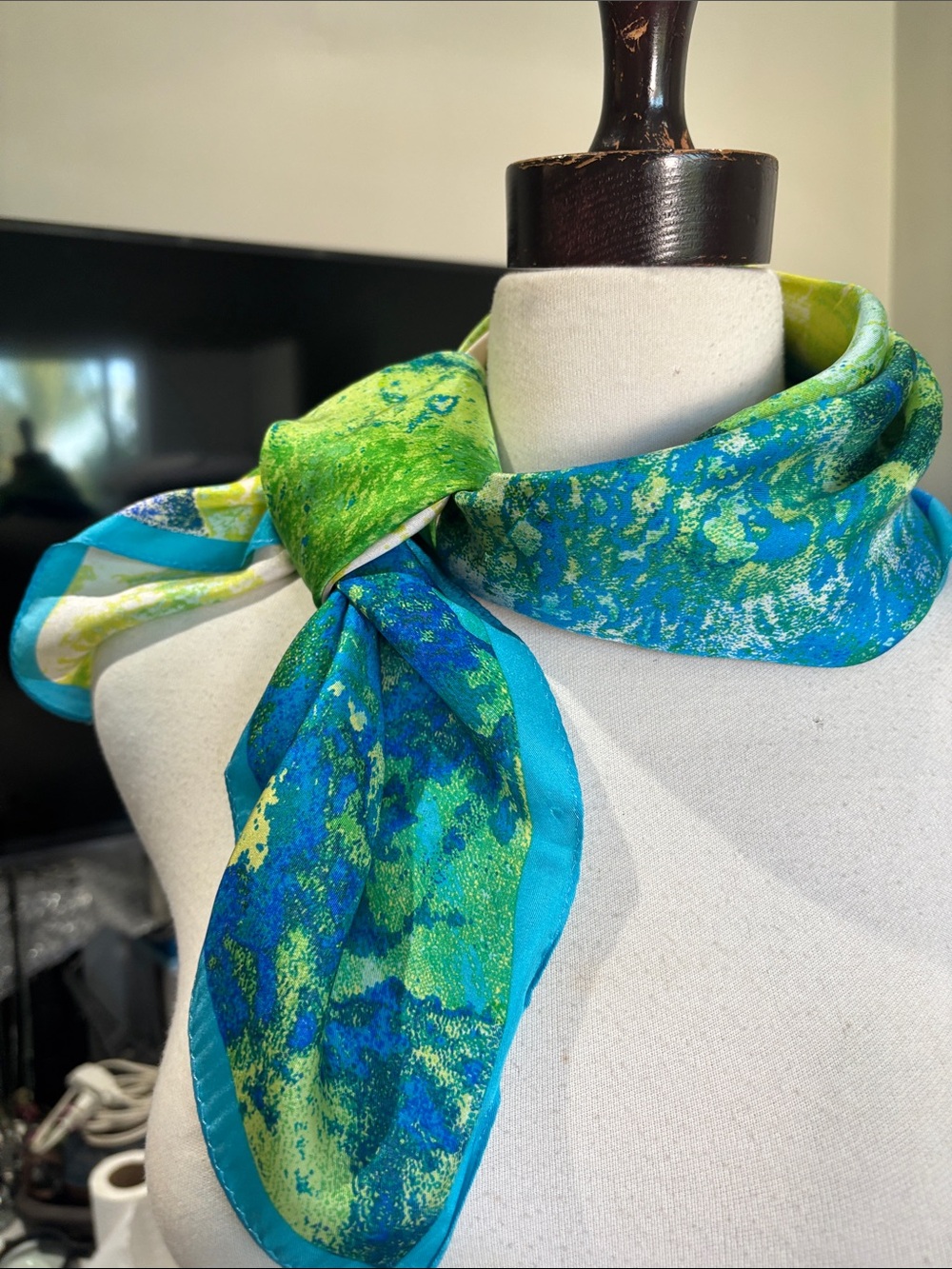 Scarves or Fabric Accessory Tag silk.